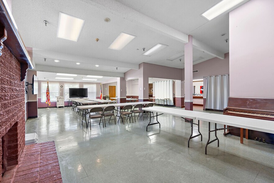 More Photos Of 510 E Bonham St, Jefferson Medical For Sale