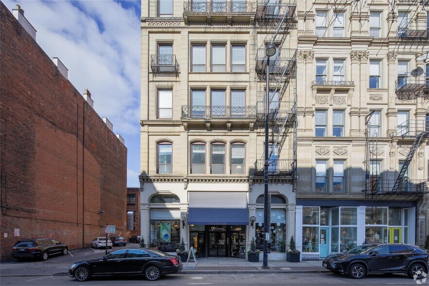 More Photos Of 330 W 4th St, Cincinnati Apartments For Lease