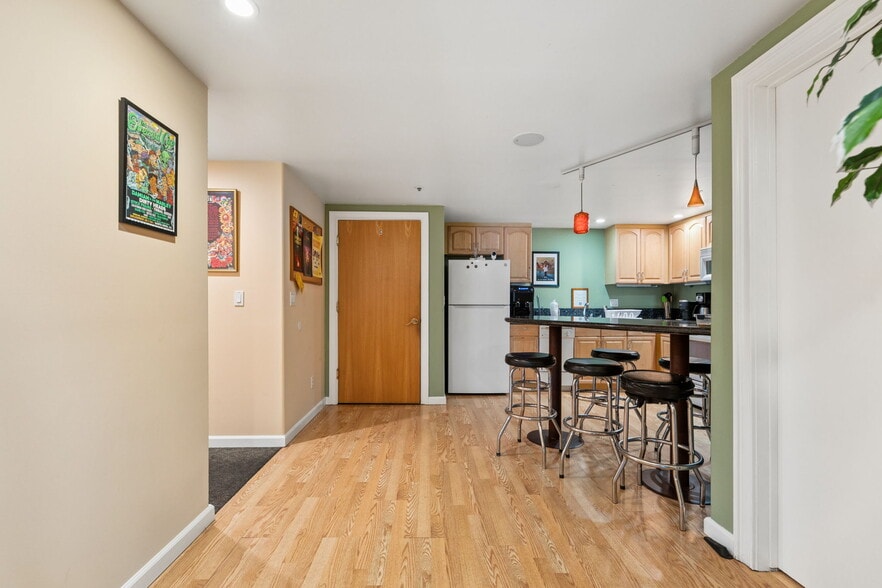 More Photos Of 825-829 27th Ave, Oakland Manufacturing For Sale