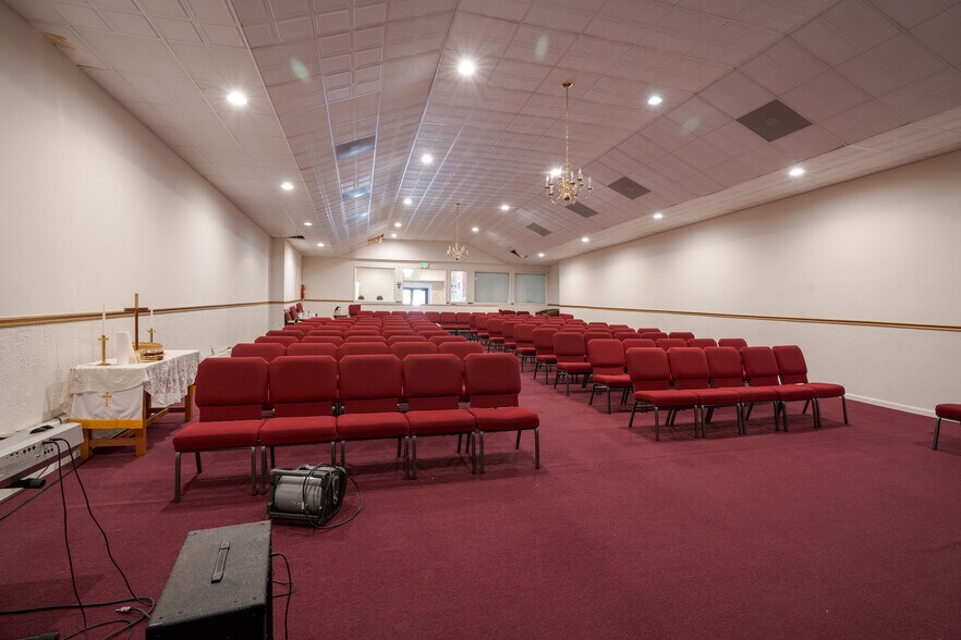 More Photos Of 1105-1107 N Broadway, Baltimore Specialty For Sale