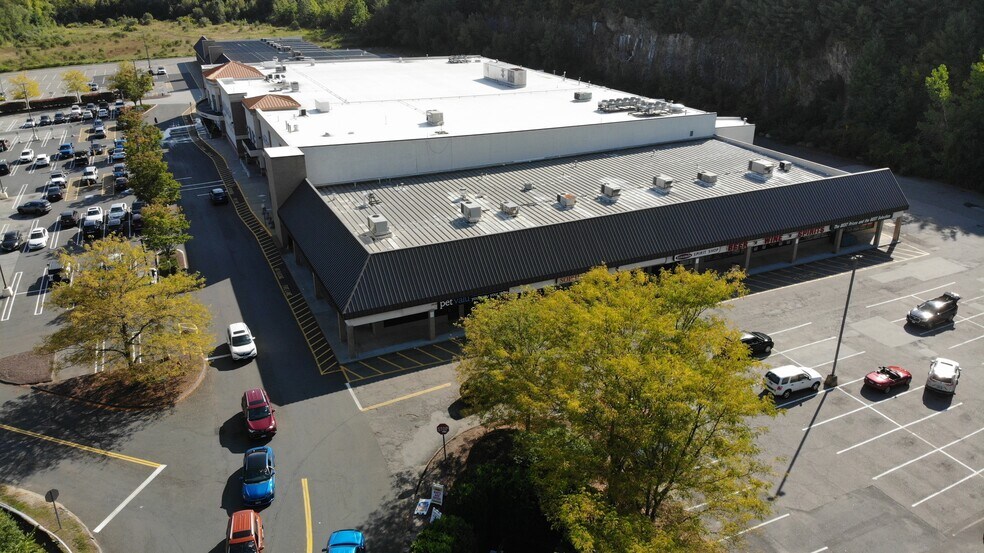 More Photos Of 200 New Hartford Rd, Winsted Unknown For Lease