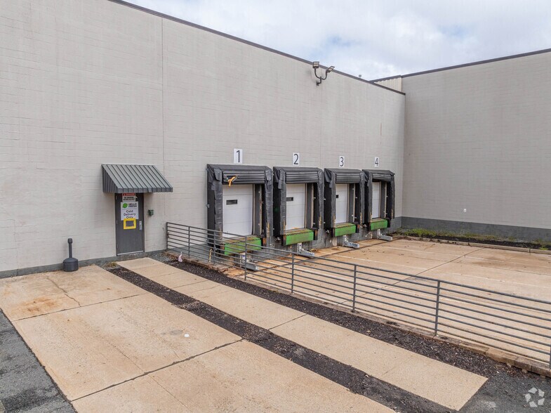 More Photos Of 8 Vreeland Ave, Totowa Refrigeration Cold Storage For Lease