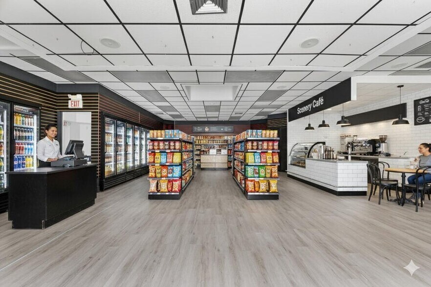 More Photos Of 888 East Coast Ave, Lantana Freestanding For Lease