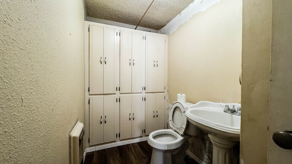 More Photos Of 719 E Highway 67, Duncanville Industrial For Sale