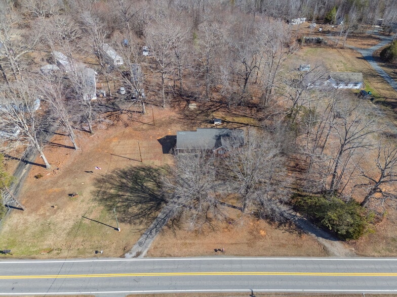 More Photos Of 5513 NC Highway 700, Eden Flex For Sale