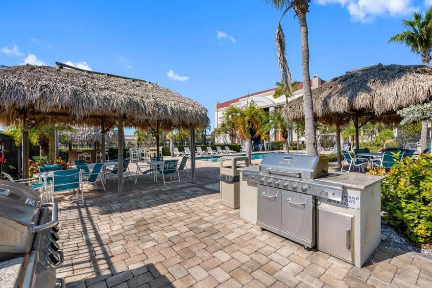 More Photos Of 3157 Nautical Pl S, Saint Petersburg Multifamily For Sale