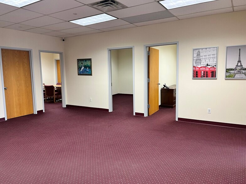 More Photos Of 300 Corporate Dr, Blauvelt Office For Lease