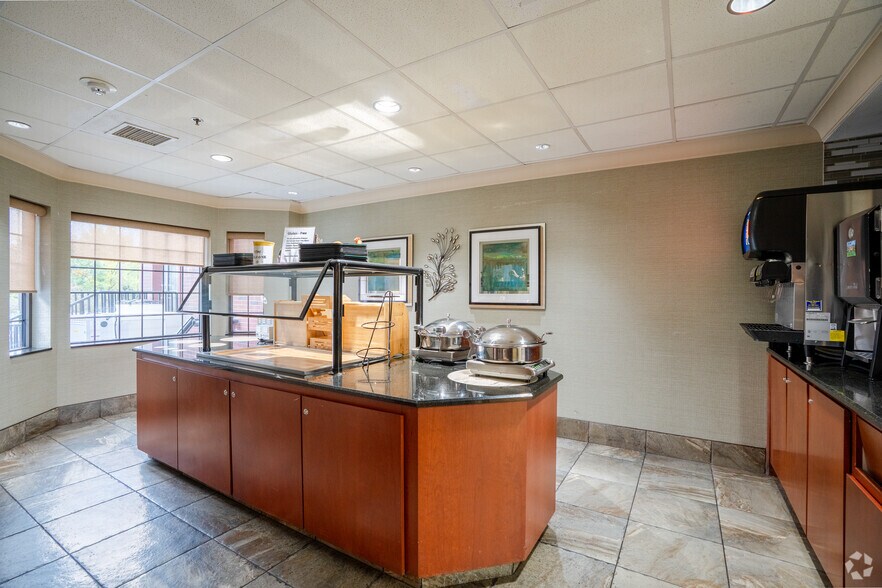 More Photos Of 1211 2nd St SW, Rochester Hospitality For Sale