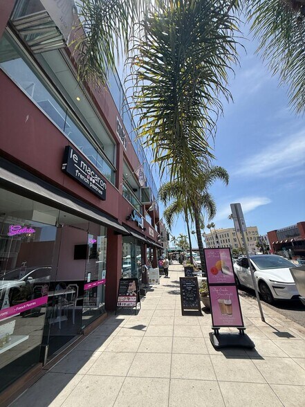 More Photos Of 1025 Prospect St, La Jolla General Retail For Lease