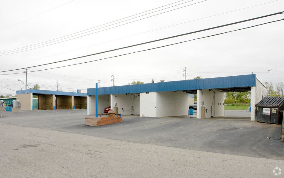 Primary Photo Of 4686 Indianola Ave, Columbus Carwash For Sale