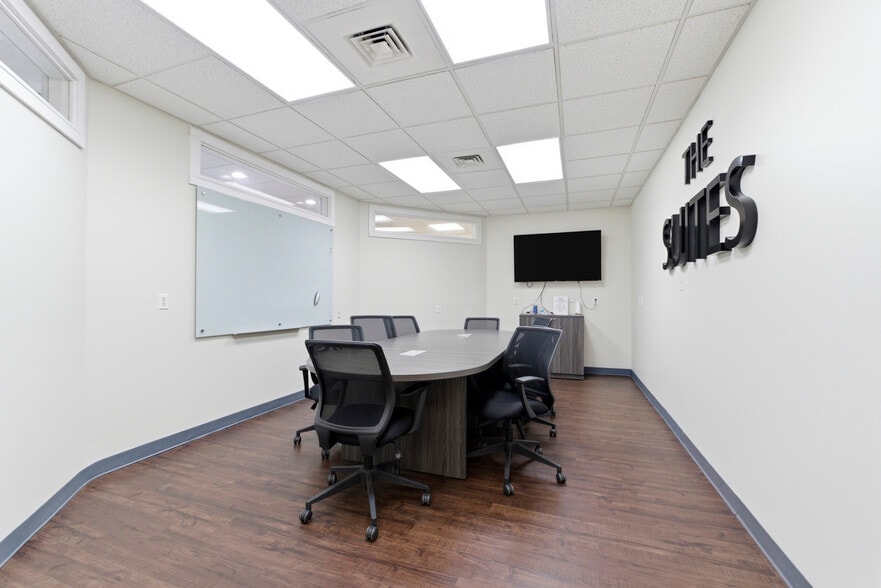 More Photos Of 1420-1426 E Bradford Pky, Springfield Medical For Lease