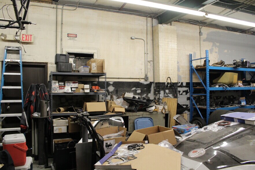 More Photos Of 994 Rhyne Rd, Clover Light Manufacturing For Sale
