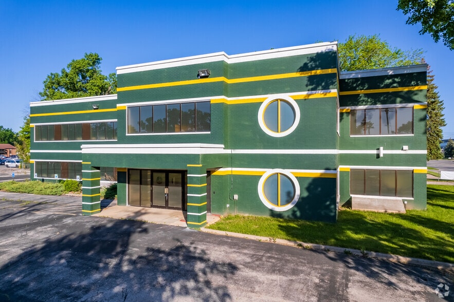 Primary Photo Of 1747 Shawano Ave, Green Bay Medical For Lease