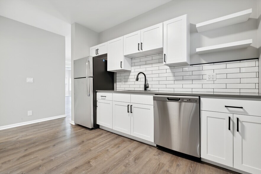 More Photos Of 2525 N Orchard St, Chicago Apartments For Sale