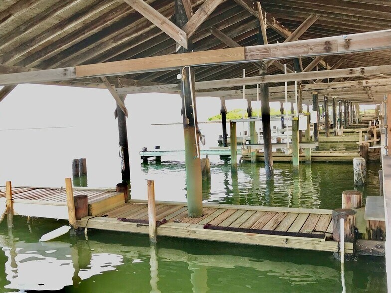 More Photos Of 5832 Highway 35 N, Rockport Land For Lease
