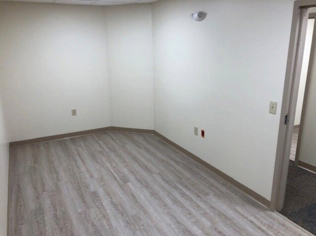 More Photos Of 215 Toll Gate Rd, Warwick Medical For Lease