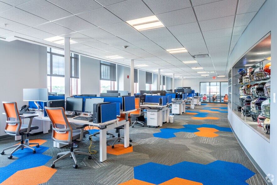 More Photos Of 109 S Warren St, Syracuse Office Residential For Lease