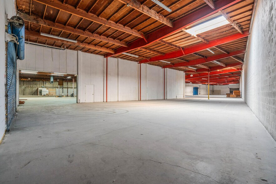 More Photos Of 1500 E Cerritos Ave, Anaheim Manufacturing For Lease