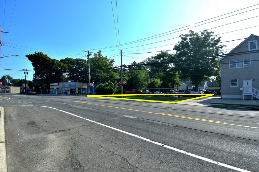 Primary Photo Of 1986 New York Ave, Huntington Station Land For Sale