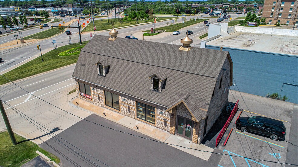 More Photos Of 33030 Northwestern Hwy, West Bloomfield Freestanding For Sale