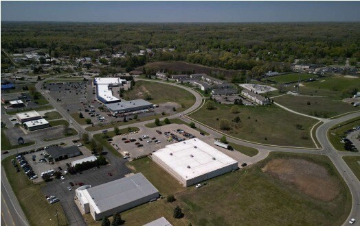 More Photos Of 91 W Pine Lake Dr, Newaygo Freestanding For Sale