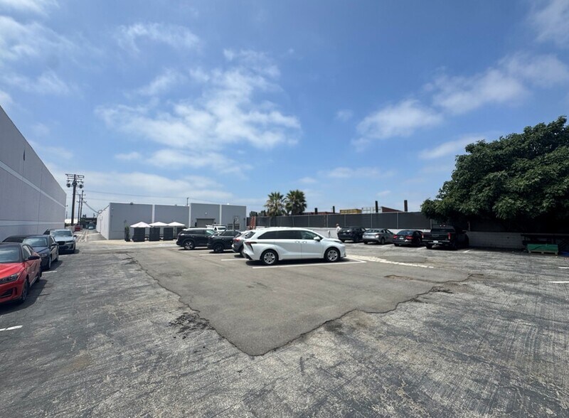 More Photos Of 349 W 168th St, Gardena Warehouse For Lease