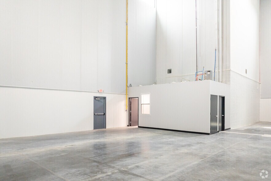 More Photos Of 620 W Commodore Boulevard, Jackson Distribution For Sale