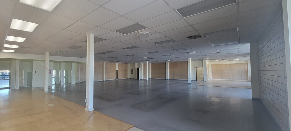 More Photos Of 611-675 N Broadway, Escondido Unknown For Lease