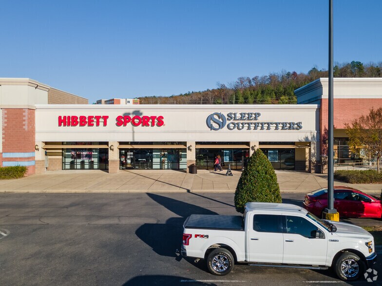 More Photos Of 630 Colonial Promenade, Alabaster Unknown For Lease