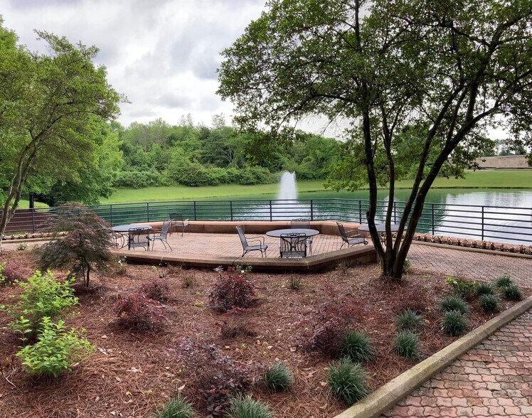 More Photos Of 1525 Perimeter Pky NW, Huntsville Office For Lease