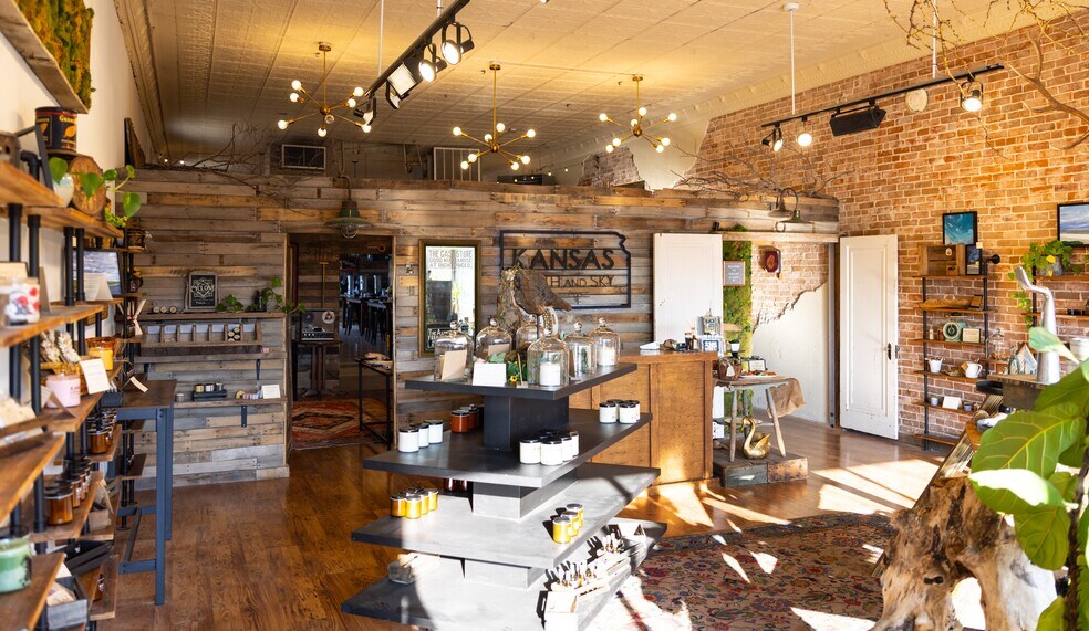 More Photos Of 23 N Main St, Ellinwood Storefront For Sale