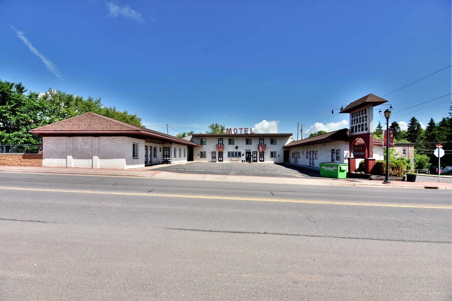 More Photos Of 100 Silver St, Hurley Hotel For Sale