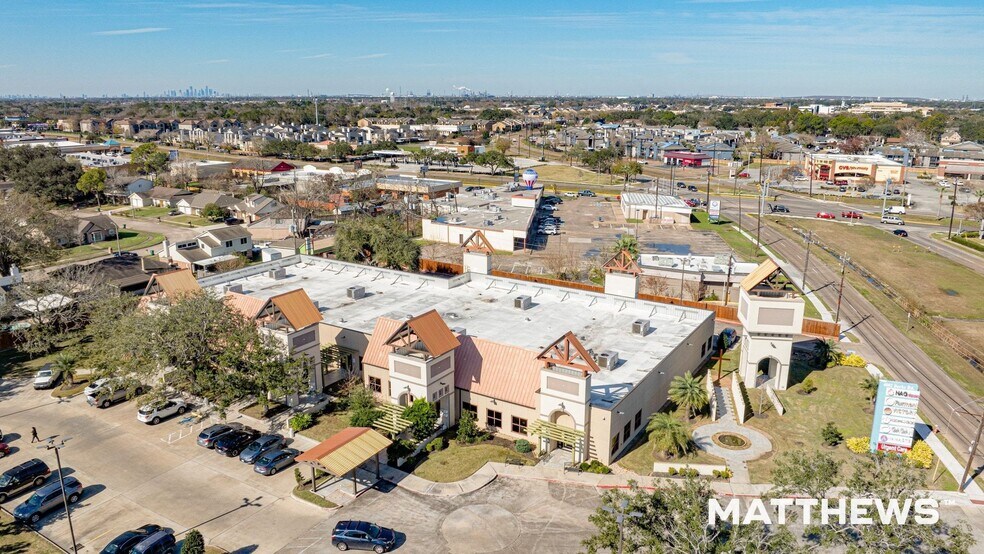 More Photos Of 4002 Burke Rd, Pasadena Medical For Sale