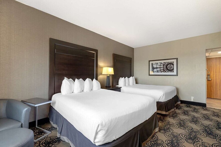 More Photos Of 4706 S 108th St, Omaha Hotel For Sale