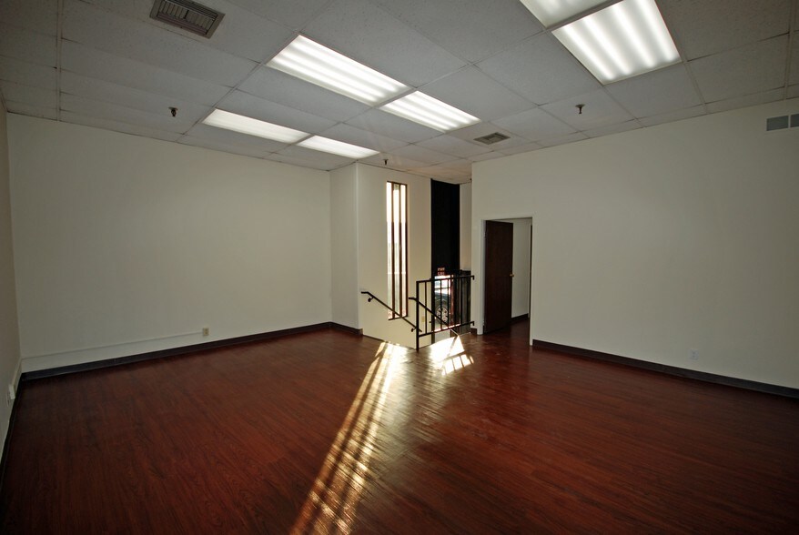 More Photos Of 1771-1837 E 46th St, Los Angeles Warehouse For Lease