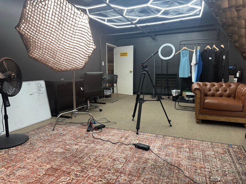 More Photos Of 8460 Red Oak St, Rancho Cucamonga Warehouse For Lease