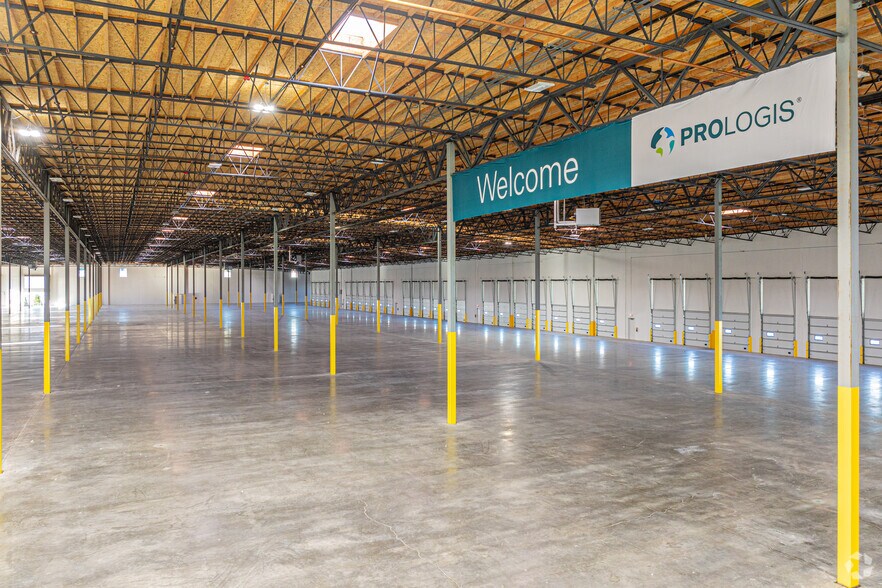 More Photos Of 4195 W Valley Hwy N, Auburn Warehouse For Lease