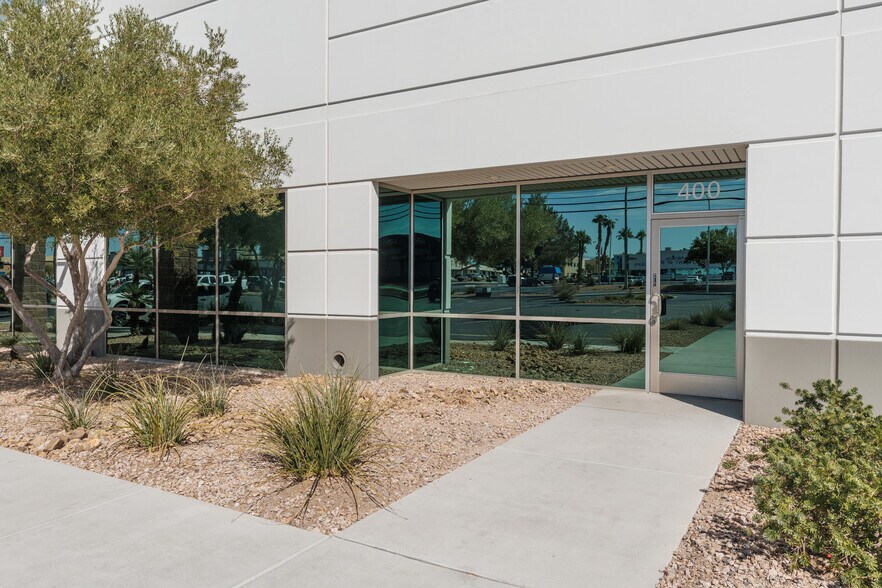 More Photos Of 6290 S Pecos Rd, Las Vegas Showroom For Lease