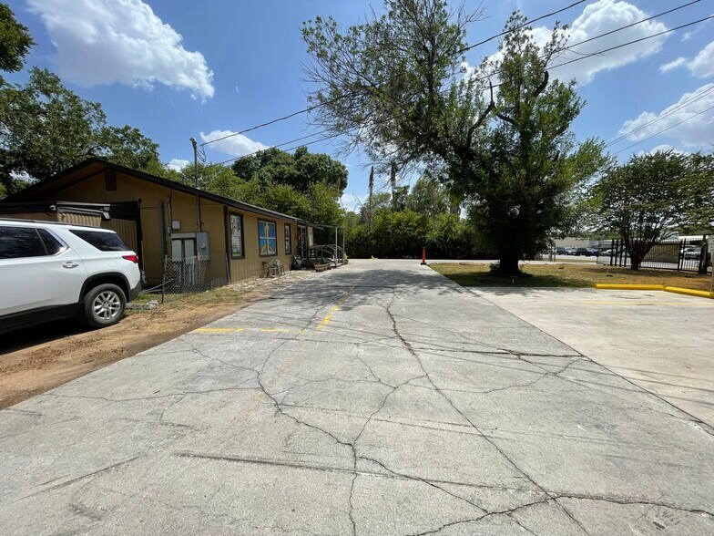 More Photos Of 4168 Stahl Rd, San Antonio General Retail For Sale