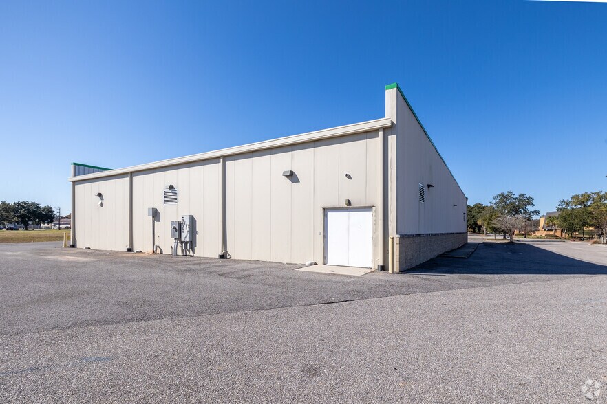 More Photos Of 336 N Broad St, Mobile Freestanding For Sale