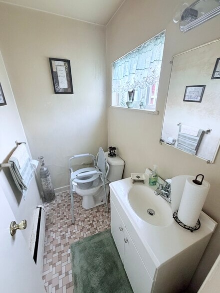 More Photos Of 19143 Berg Rd, Detroit Apartments For Sale
