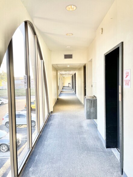 More Photos Of 13515 Southwest Fwy, Sugar Land Office For Lease