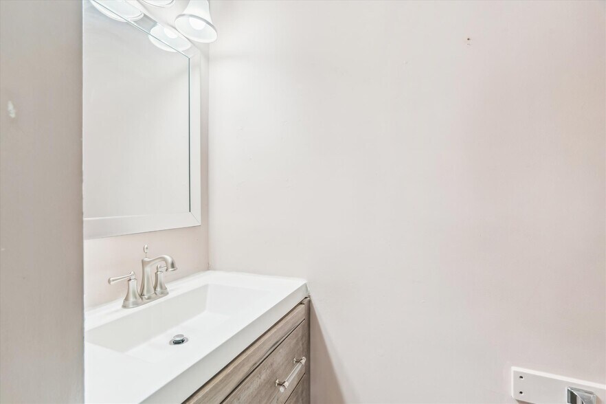 More Photos Of 14333 Laurel Bowie Rd, Laurel Medical For Sale