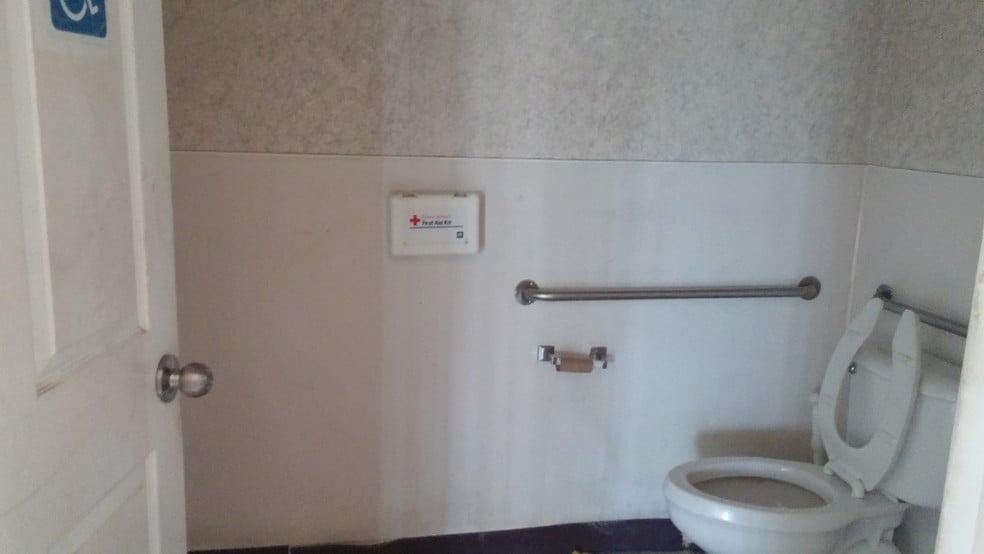 More Photos Of 747 E 142nd St, Dolton Flex For Sale