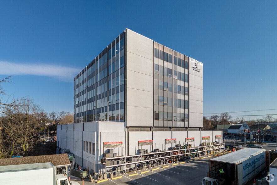 More Photos Of 5272 River Rd, Bethesda Office For Lease