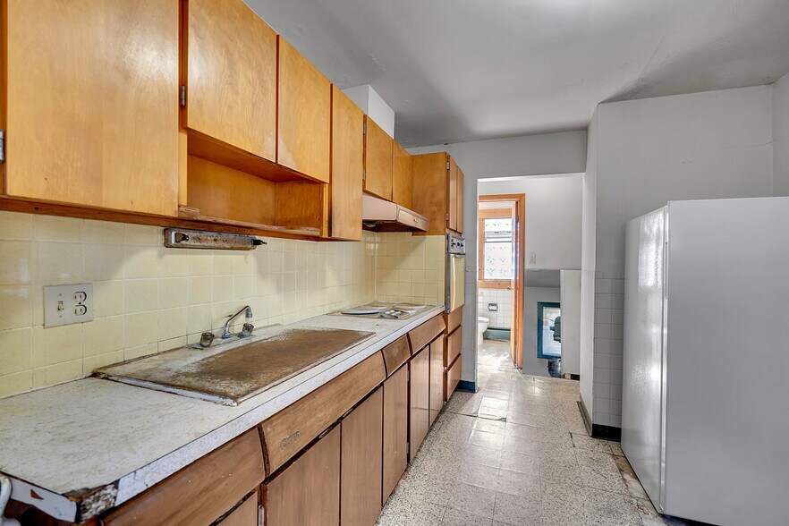 More Photos Of 2123 Clinton St, Buffalo Restaurant For Sale