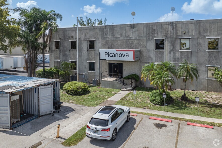 More Photos Of 3443 NW 107th St, Miami Warehouse For Lease