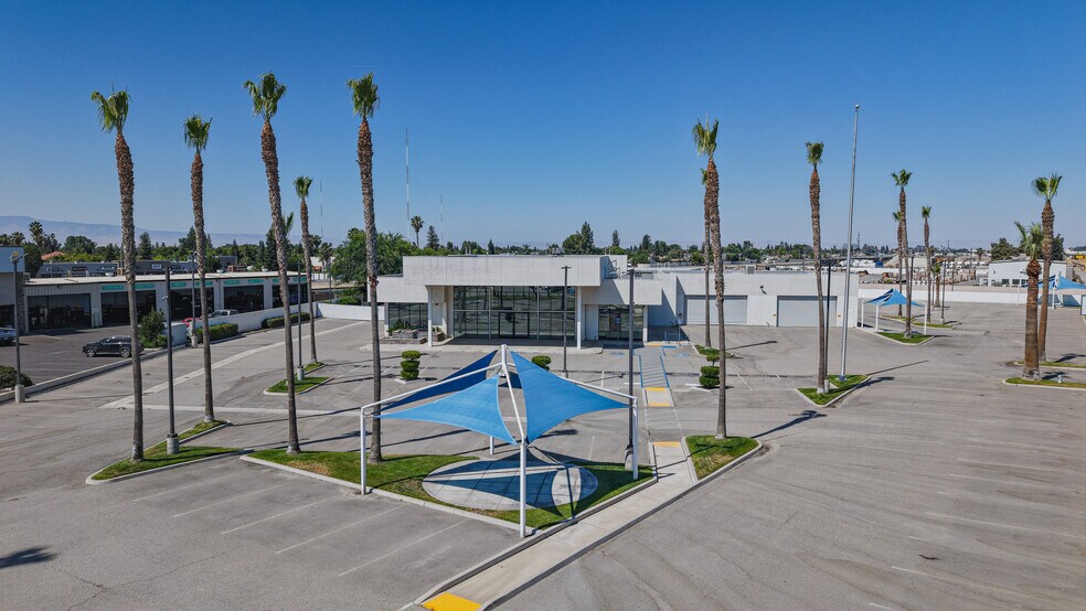 More Photos Of 4625 Wible Rd, Bakersfield Auto Dealership For Lease