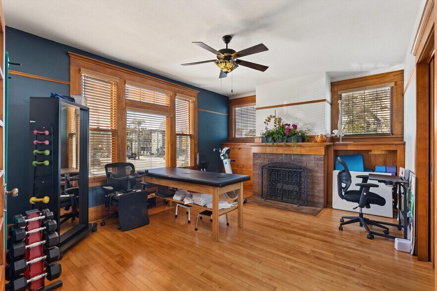 More Photos Of 106 Thorn St, San Diego Office Residential For Sale