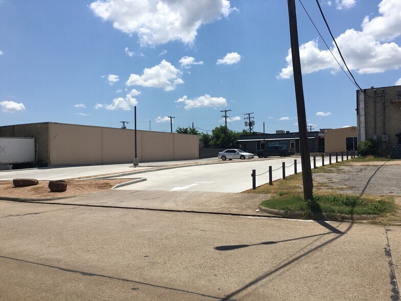 More Photos Of 2908 Cullen St & 2921 Shamrock Ave, Fort Worth Service For Sale